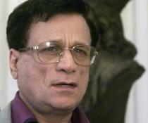 A murit Ion Dolănescu, unul dintre cei mai îndrăgiţi interpreţi de muzică populară