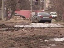 Protest spontan în Bucureşti. Locuitorii unui bulevard din sectorul 1 se plâng că nu au canalizare