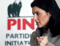 Prietenii din PSD sparg gheaţa şi o iau în braţe pe Lavinia Şandru
