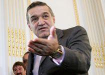 Descinderi la casa lui Gigi Becali. Omul de afaceri, acuzat de sechestrarea unor persoane (IMAGINI EXCLUSIVE)