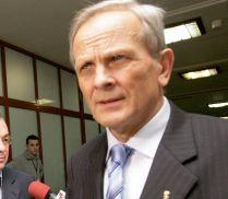 Stolojan: există interese "clare" ca România să nu intre în zona euro în 2014

