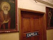 Rugăciunea de după gratii, singura libertate din penitenciare (FOTO)
