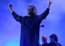 Cristi Minculescu s-a întors în ţară. Solistul trupei Iris se simte bine şi s-a îngrăşat