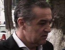 Gigi Becali, prima vizită la Poliţie: Cum să fiu pericol public? Am stat până la 6:00 cu preşedintele României (VIDEO)
