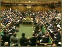 Scandal în Marea Britanie. Politicienii decontează din bani publici scutece şi măncare pentru câini