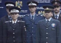 Poliţiştii îşi schimbă uniformele: Noile echipamente, prezentate la sediul MAI (VIDEO)