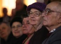 Studiu: Unii bătrâni din SUA, imuni la virusul gripei porcine