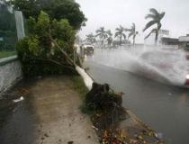 Coasta de sud a Bangladesh-ului, lovită de ciclonul Aila. 400.000 de oameni, evacuaţi