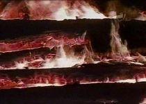 Incendiu de proporţii, pe vârful Muntelui Mic: O cabană din lemn a ars în întregime (VIDEO)
