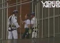 Alpinistul ?Spiderman?, arestat după ce a escaladat o clădire de 41 de etaje (VIDEO)