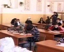 Măsuri drastice la Bacalaureat: Elevii nu au voie cu telefoane mobile nici măcar în curtea şcolii
