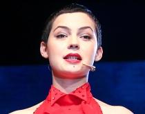 Imagini în exclusivitate cu "Peace", noul clip Depeche Mode în care joacă Maria Dinulescu