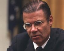 A murit Robert McNamara, fostul secretar al Apărării din SUA 