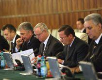 Conflict între PSD şi PDL pentru două miliarde de euro de la UE
