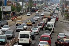 Drumurile care leagă Constanţa de Capitală, la fel de aglomerate şi luni