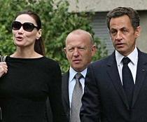 Preşedintele Franţei ar fi leşinat din cauza unei diete pe care i-a recomandat-o Carla Bruni
