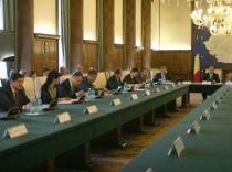 Premierul României: ?Nici un român nu plăteşte nici un cent, nici leuţ? pentru banii din acordul cu FMI 
