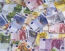 Un antreprenor italian a împărţit cu angajaţii un milion de euro câştigat la loto