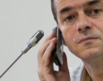 Orban vrea să afle cine l-a înregistrat. Băsescu o dă pe glumă: "La altă comisie se auzea mai bine!"
