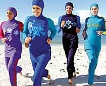 Burquini sau bikini? Noi controverse în jurul codului vestimentar islamic (FOTO)
