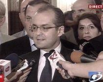 Guvernul îşi asumă răspunderea pe legile educaţiei, salarizării şi agenţiilor guvernamentale. Boc nu este dispus să demisioneze