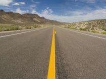 Libia îşi construieşte o autostradă de 1.700 de km prin deşert