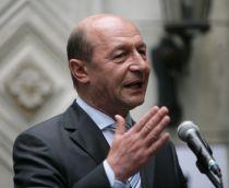 Băsescu, dispus să medieze conflictul PSD-PDL: ?Ambele partide să-şi bage repede picioarele în apă rece?
