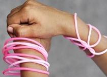 ?Brăţări sexuale?, purtate de copiii din Marea Britanie 