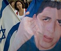 Israel schimbă 20 de prizonieri Hamas pe o înregistrare a soldatului răpit
