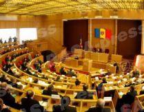 Protestele din aprilie de la Chişinău vor fi anchetate de o comisie parlamentară
