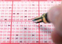 Un român de 29 de ani a câştigat opt milioane de euro la Loto, în Spania