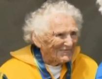 O bătrână de 100 de ani a doborât recordul la aruncarea greutăţii (VIDEO)
