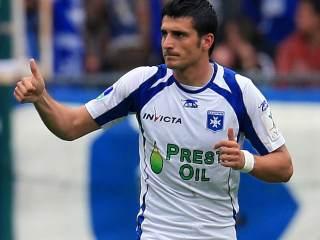 Daniel Niculae aduce victoria pentru Auxerre. Meciul Marseille - PSG, amânat din cauza gripei porcine