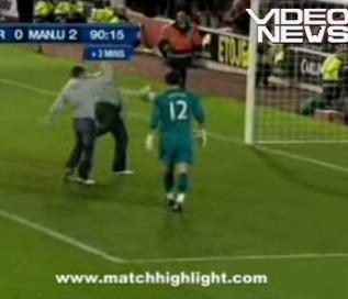 Manchester United a primit gol de la un fan al lui Barnsley în Cupa Ligii (VIDEO)