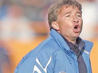 Petrescu îşi avertizează jucătorii că îi vinde după Unirea - Braşov 0-1. "Îmi vine să-mi bag piciorul"