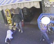 Execuţie în stil mafiot la Napoli, surprinsă pe camerele de supraveghere (VIDEO)