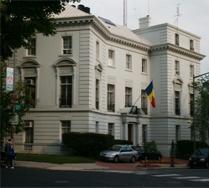 Un român a protestat la Washington, cerând despăgubiri de la statul român pentru persecuţiile din perioada comunistă