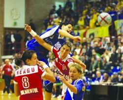 Rulmentul Braşov a cedat returul cu HCM Baia Mare. Ştiinţa merge în optimile Cupei EHF