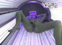 S-a masturbat la solar, dar a fost surprinsă de camerele de supraveghere (VIDEO)