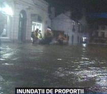 Marea Britanie, sub ape. Peste 200 de oameni, evacuaţi şi 1200 de locuinţe fără curent electric