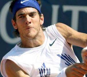 Del Potro l-a învins pe Federer la "Turneul Campionilor", eliminându-l totodată pe Murray