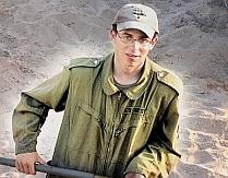 Israelul va elibera aproape 1.000 deţinuţi palestinieni în schimbul lui Gilad Shalit
