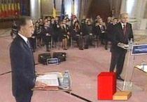 Cadouri între rivali. Alimente româneşti pentru Geoană, Codul bunelor maniere pentru Băsescu (VIDEO)