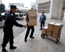 BEC încheie luni numărarea voturilor nule. În ţară - Băsescu, 1.169 voturi valabile, Geoană, 968
