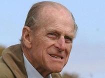 Ducele de Edinburgh, pe urmele lui Berlusconi: Şi-a bătut joc de un copil orb 