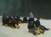 Iarna pe pârtie: Ninsoarea, binevenită pentru amatorii sporturilor de sezon (VIDEO)