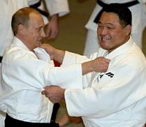 Putin se oferă să intre în echipa Rusiei de judo
