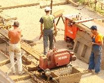 România oferă 8.000 de autorizaţii de muncă pentru străini, în 2010. Se caută fotbalişti şi spălători de vase
