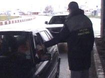 Aglomeraţie în vama Nădlac: Mii de românii au luat drumul Europei pentru a-şi petrece concediul 