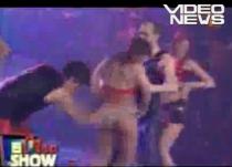 Striptease ratat: Nu a reuşit să smulgă fusta partenerei de dans (VIDEO)